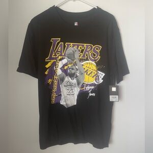 NWT NBA men’s LA Lakers t shirt size Large!